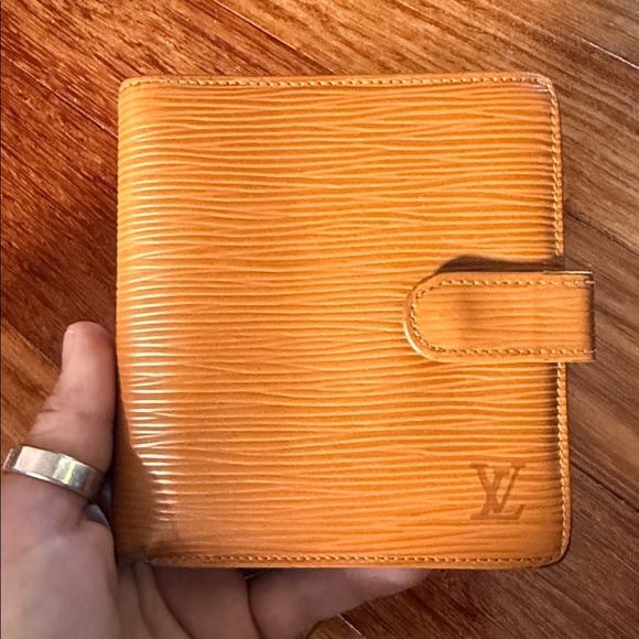 Louis Vuitton Handbags - Louis Vuitton Tan Wallet